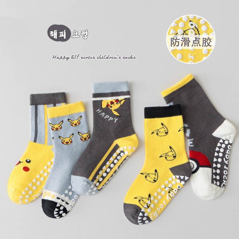 5 Paia di Calzini per Bambini  - Winter Clothing Anime recensione e prezzo
